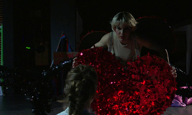 Ein Chor stürmt das Capitol und filmt sich dabei selbst